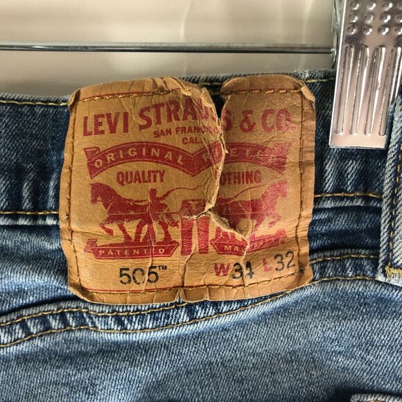 Levis Mens Jeans 505 Regular Fit Distressed Grunge 34x32 Measures 32x31 - Picture 6 of 8